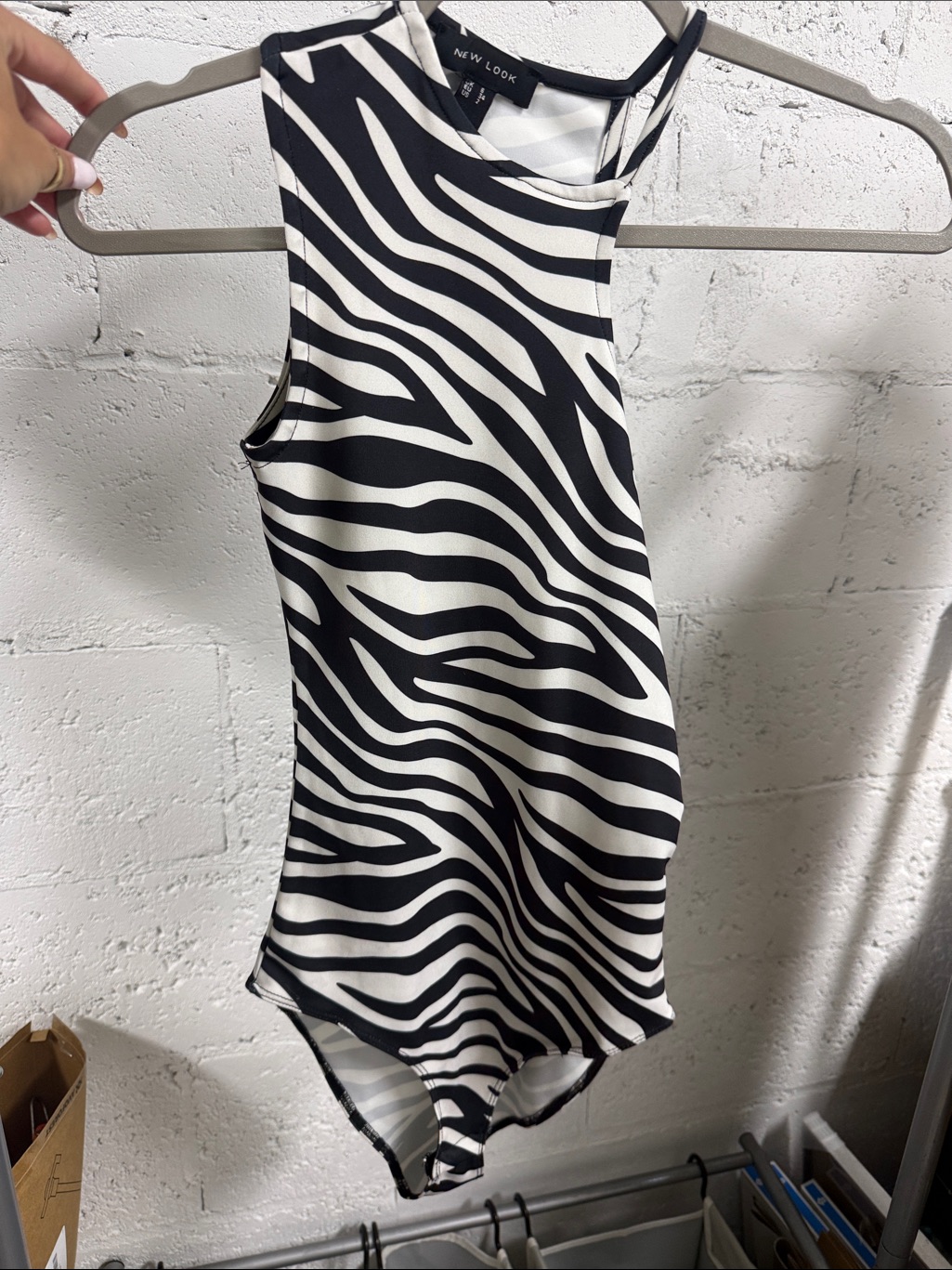 New Look Black & White Zebra-Print Sleeveless Bodysuit Size 2 - Nwot